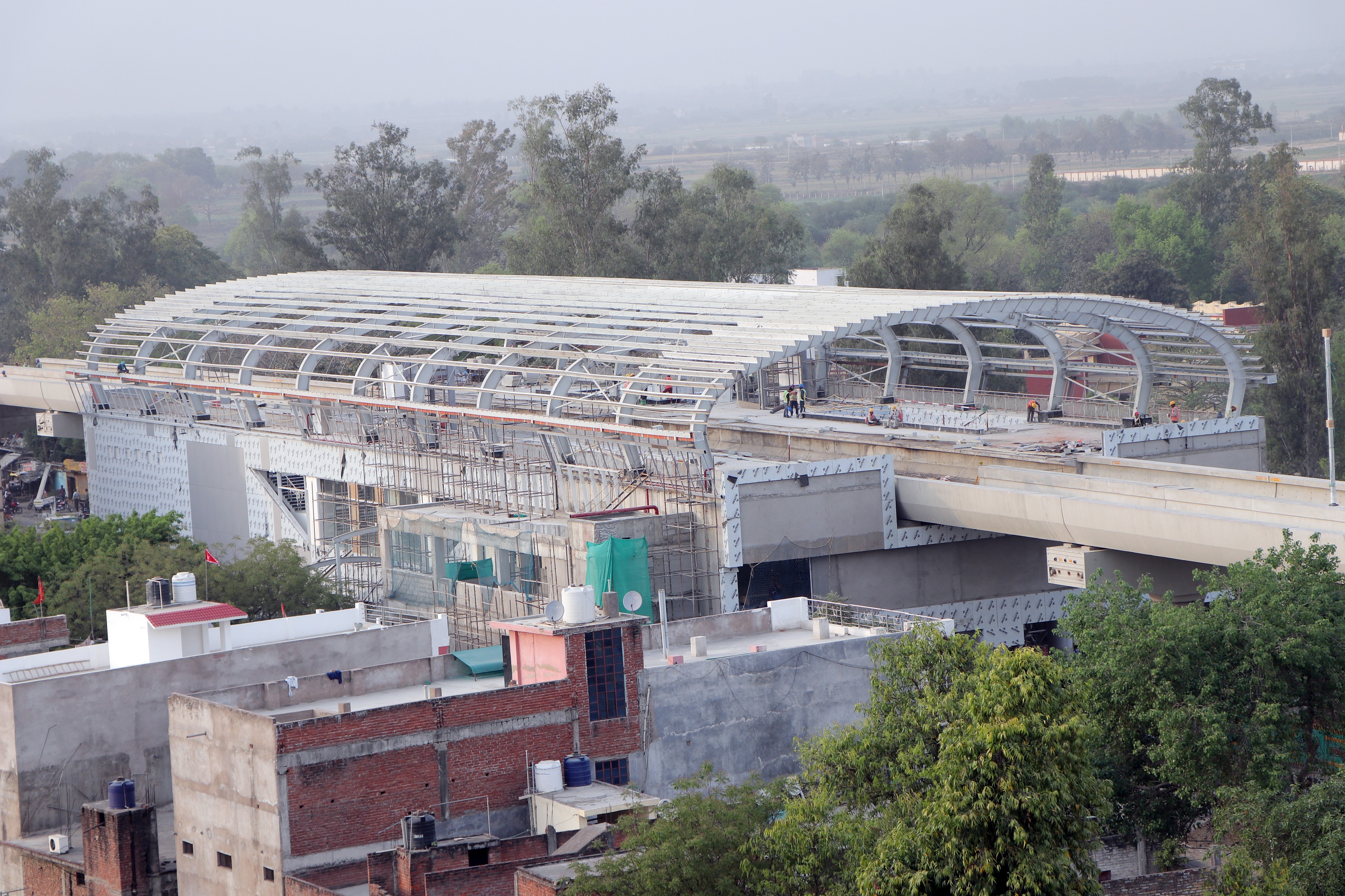 The casting and erection of all 439 T-girders was completed in just 9 months, averaging 55 per month