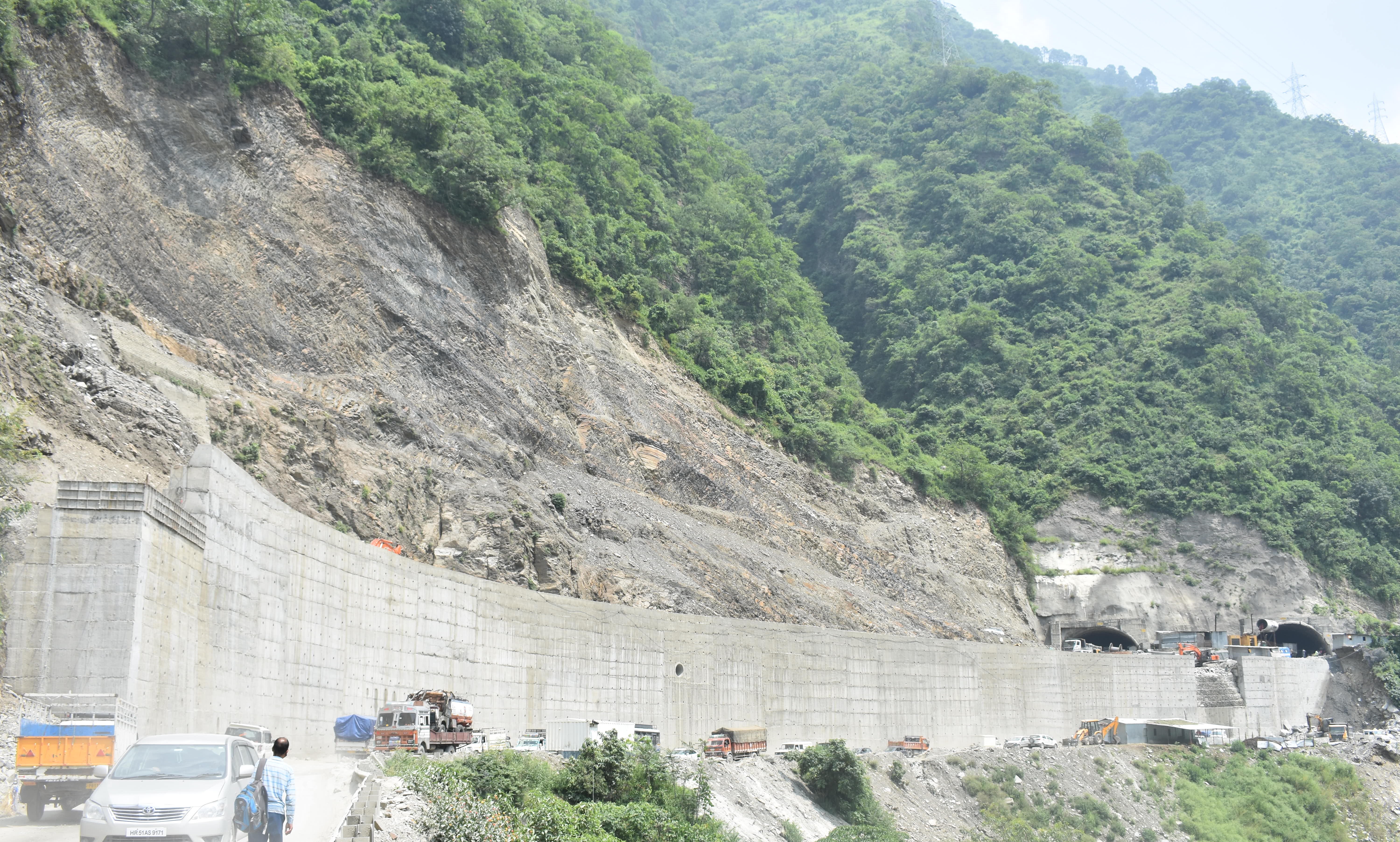 Hanogi Highway excavation and Tunnel T4-03 portals