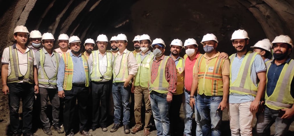 Pandoh-Takoli project team at the breakthrough tunnel (T4-03 - LHS)