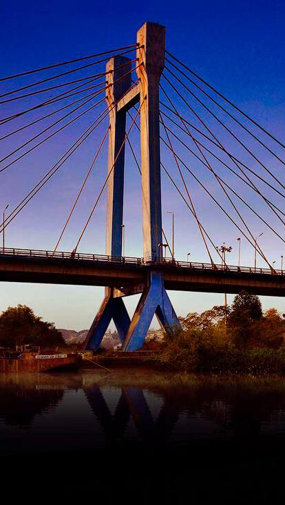 Pont à haubans <br/> sur la rivière Mapusa, Goa