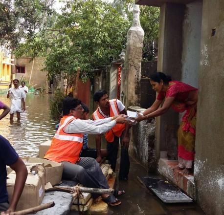 Afconians distributed 10,000 home-cooked food packets among those affected in 2015