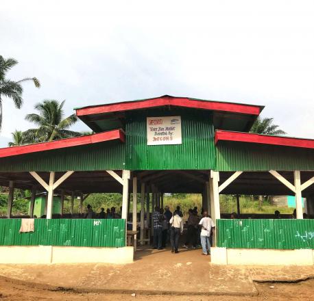 Une place de marché rénovée par l’Afcons