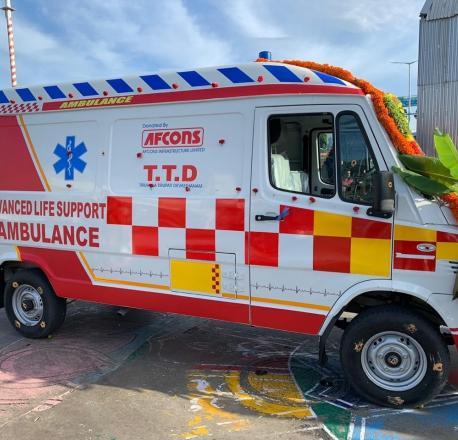 Afcons dona una ambulancia de alta complejidad a Tirumala Tirupati Devasthanams (TTD) en Tirupati.